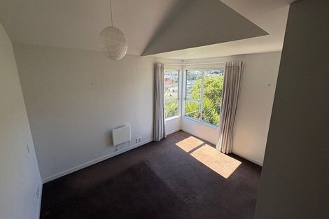 Photo of property in 10/3 Severn Street, Island Bay, Wellington, 6023