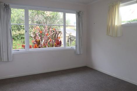 Photo of property in 545 Glenfield Road, Glenfield, Auckland, 0629