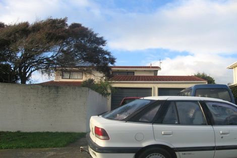 Photo of property in 35 Saint Aidans Way, Tawa, Wellington, 5028