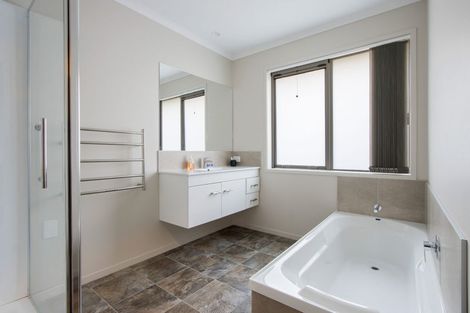 Photo of property in 28 Turnberry Close, Aongatete, Katikati, 3178