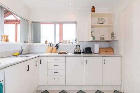 Photo of property in 2/41 Telstar Place, Beach Haven, Auckland, 0626