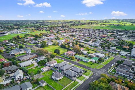 Photo of property in 16 Domain Street, Waiuku, 2123