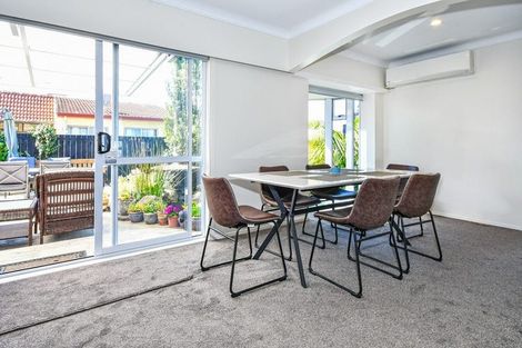 Photo of property in 6 Oakland Avenue, Papatoetoe, Auckland, 2025