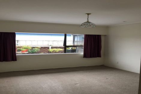 Photo of property in 1/222 Centreway Road, Orewa, 0931