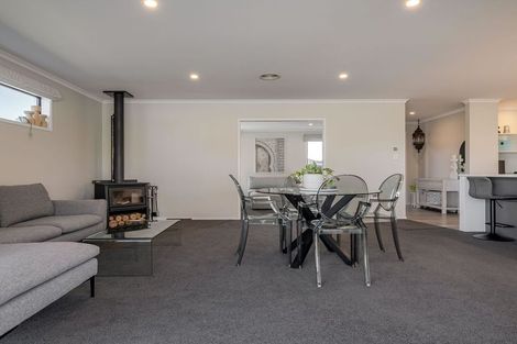 Photo of property in 33 Monarch Drive, Ashhurst, 4810
