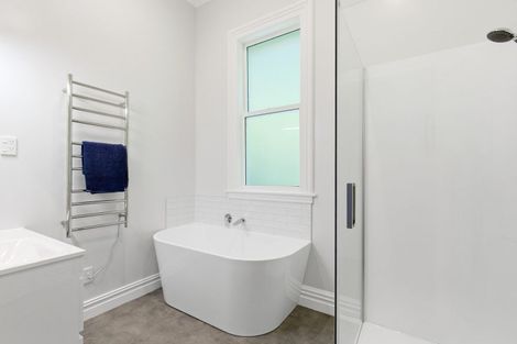 Photo of property in 427 Karaka Bay Road, Karaka Bays, Wellington, 6022