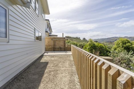 Photo of property in 7 Pine Hill Rise, Glenside, Wellington, 6037