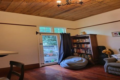 Photo of property in 28 Ribble Street, Island Bay, Wellington, 6023