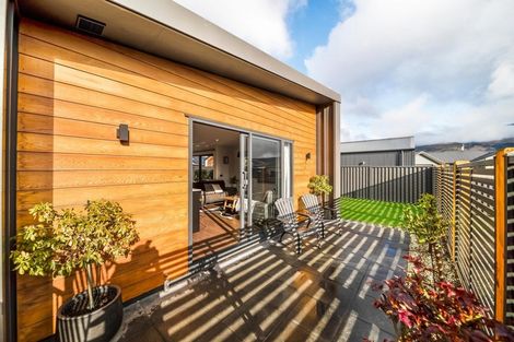 Photo of property in 11 Magnetic Place, Cromwell, 9310