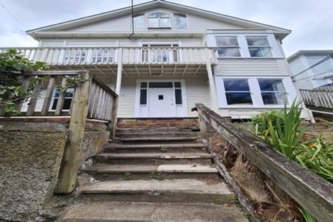 Photo of property in 123a Glenmore Street, Kelburn, Wellington, 6012