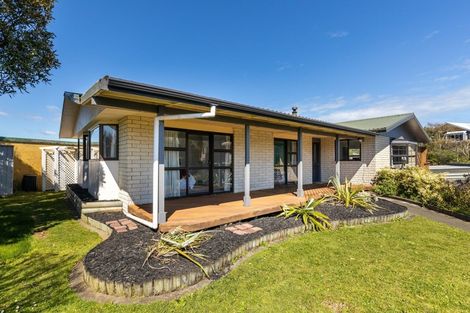 Photo of property in 12 Ash Place, Whalers Gate, New Plymouth, 4310