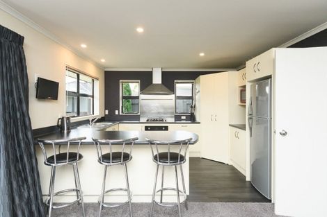 Photo of property in 6 Nevada Way, Kelvin Grove, Palmerston North, 4414