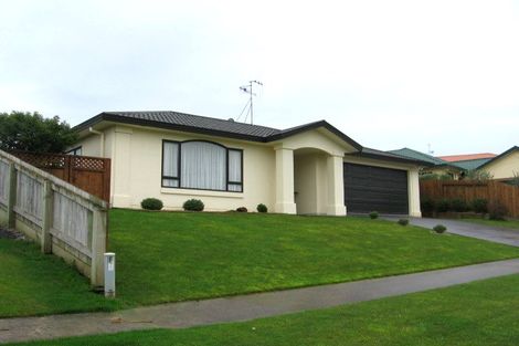 Photo of property in 17 Logan Way, Kelvin Grove, Palmerston North, 4414