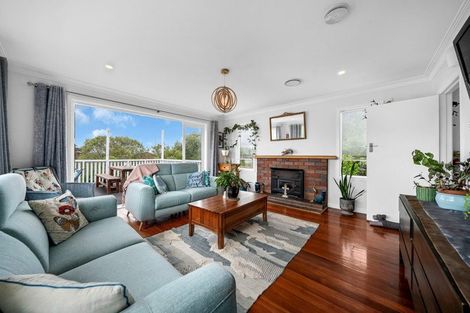 Photo of property in 43 Waimumu Road, Massey, Auckland, 0614