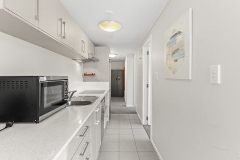 Photo of property in Atlas Apartments, 1/49 Maunganui Road, Mount Maunganui, 3116