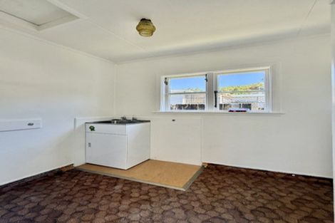 Photo of property in 12 Davis Grove, Wainuiomata, Lower Hutt, 5014