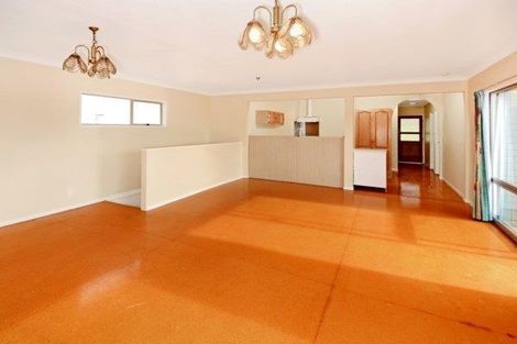 Photo of property in 73 Fairclough Road, Beach Haven, Auckland, 0626