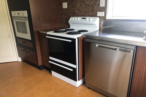 Photo of property in 1 Bambery Court, Palmerston North, 4414