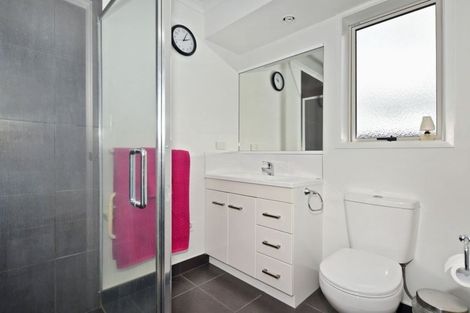 Photo of property in 14 O'farrell Drive, One Tree Point, 0118