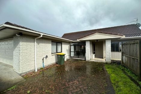 Photo of property in 10 Jillteresa Crescent, Half Moon Bay, Auckland, 2012