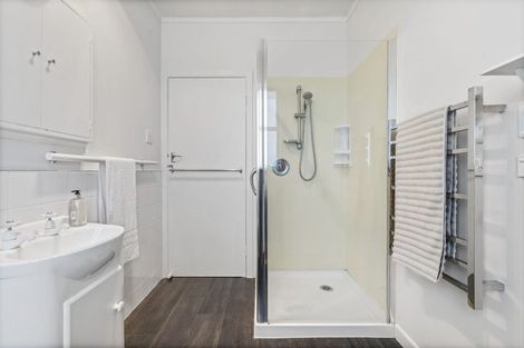 Photo of property in 1/236 Rangatira Road, Beach Haven, Auckland, 0626