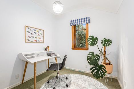 Photo of property in 335 Muritai Road, Eastbourne, Lower Hutt, 5013