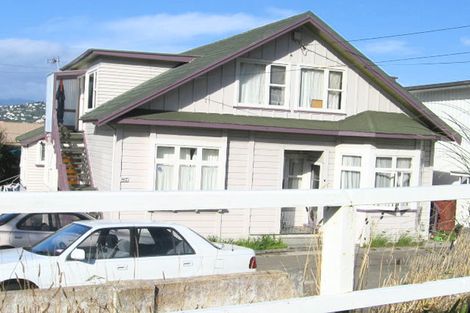 Photo of property in 87 Queens Drive, Lyall Bay, Wellington, 6022