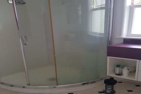 Photo of property in 3 Lewis Road, Pakuranga, Auckland, 2010