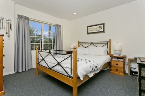 Photo of property in 4 Bundoran Way, Pinehill, Auckland, 0632