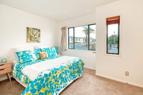 Photo of property in 88/2 Armoy Drive, East Tamaki, Auckland, 2016
