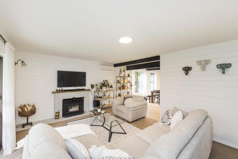 Photo of property in 411 Aokautere Drive, Aokautere, Palmerston North, 4471