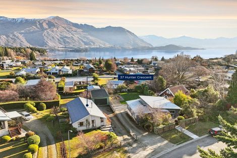 Photo of property in 37 Hunter Crescent, Wanaka, 9305
