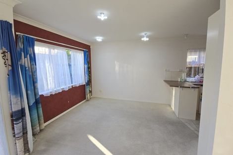 Photo of property in 8 Lissleton Drive, East Tamaki, Auckland, 2013