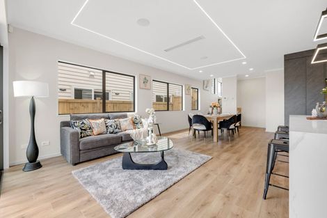 Photo of property in 24 Ballyalton Crescent, Flat Bush, 2019