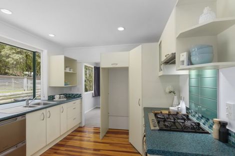 Photo of property in 70 Dowse Drive, Maungaraki, Lower Hutt, 5010