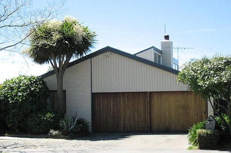 Photo of property in 312 Avonhead Road, Avonhead, Christchurch, 8042