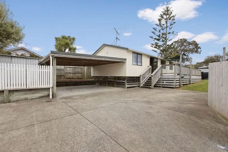 Photo of property in 2/44 Hayman Place, Beach Haven, Auckland, 0626