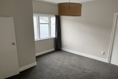 Photo of property in 122 Rongotai Road, Kilbirnie, Wellington, 6022