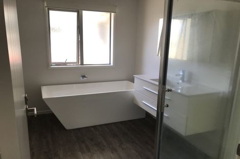 Photo of property in 27 Handley Crescent, Wigram, Christchurch, 8042