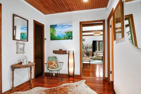 Photo of property in 195 Golf Road, Titirangi, Auckland, 0604