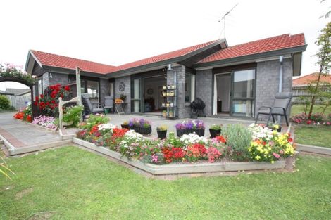 Photo of property in 76 Burswood Drive, Burswood, Auckland, 2013