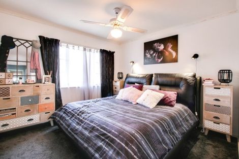 Photo of property in 1/2 Spriggs Crescent, Greenmeadows, Napier, 4112