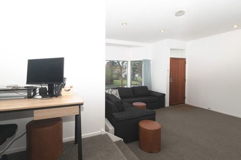 Photo of property in 13 Lanier Place, Glendene, Auckland, 0602