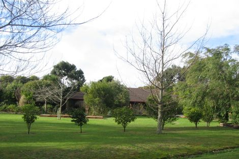 Photo of property in 12 Waicola Drive, Fitzherbert, Palmerston North, 4471