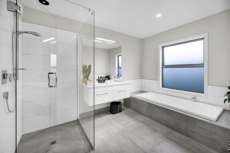 Photo of property in 17 Victoria Street, Hawera, 4610