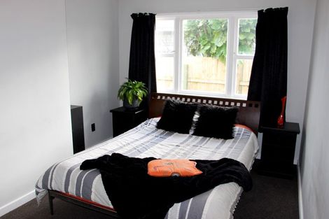 Photo of property in 2/5 Tokomaru Street, Welbourn, New Plymouth, 4312