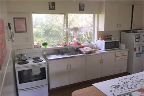 Photo of property in 1/2 Gregg Place, Sunnyvale, Auckland, 0612
