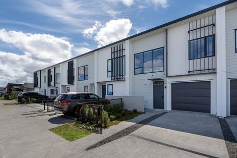 Photo of property in 104a Pepene Avenue, Takanini, 2112