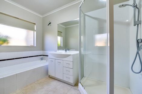 Photo of property in 12 Everton Place, Grandview Heights, Hamilton, 3200