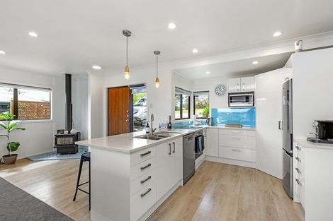 Photo of property in 8 Bay View Road, Raglan, 3225